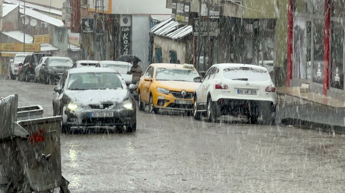 Kars'ta Nisan ayında kar yağdı