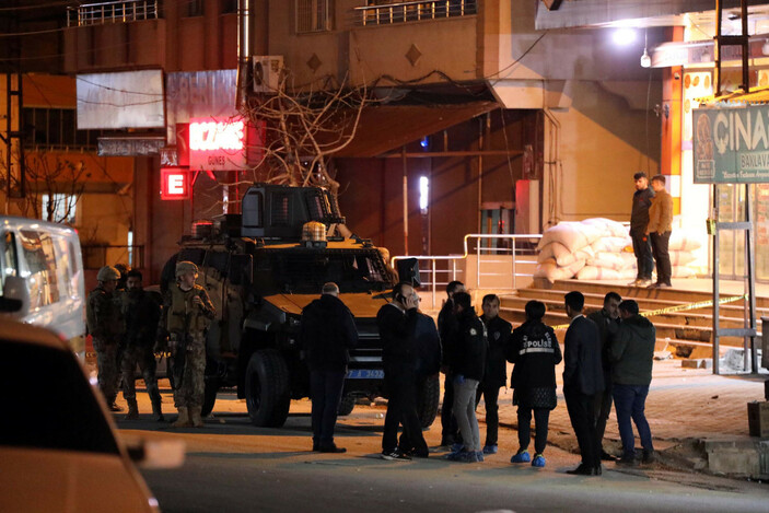 Gaziantep'te husumetli aileler arasında 'çöp atma' kavgası: 1'i polis 2 ölü, 2 yaralı #3