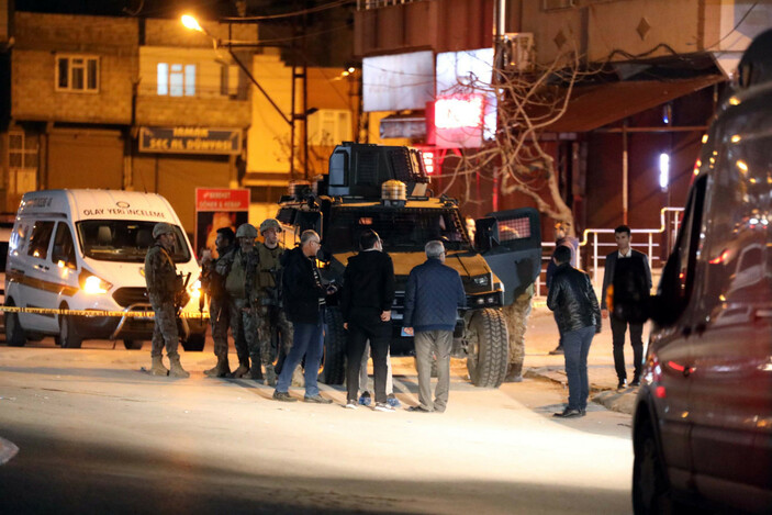 Gaziantep'te husumetli aileler arasında 'çöp atma' kavgası: 1'i polis 2 ölü, 2 yaralı #2