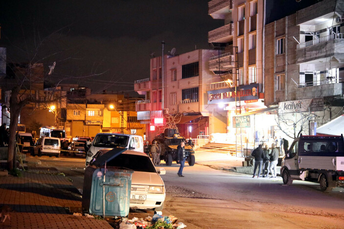 Gaziantep'te husumetli aileler arasında 'çöp atma' kavgası: 1'i polis 2 ölü, 2 yaralı #6