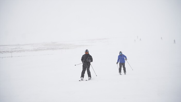 Erciyes'te kayak sezonu devam ediyor