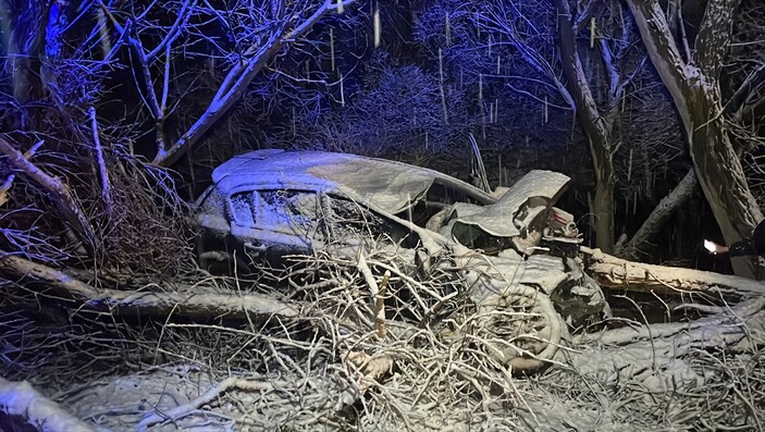 Bayburt'ta devrilen otomobildeki 1'i çocuk 3 kişi yaşamını yitirdi