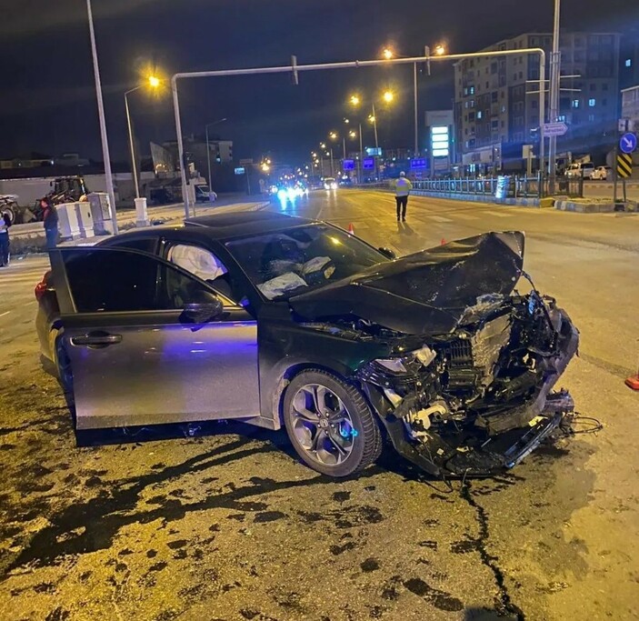 Van'da trafik kazasında 3 kişi yaralandı