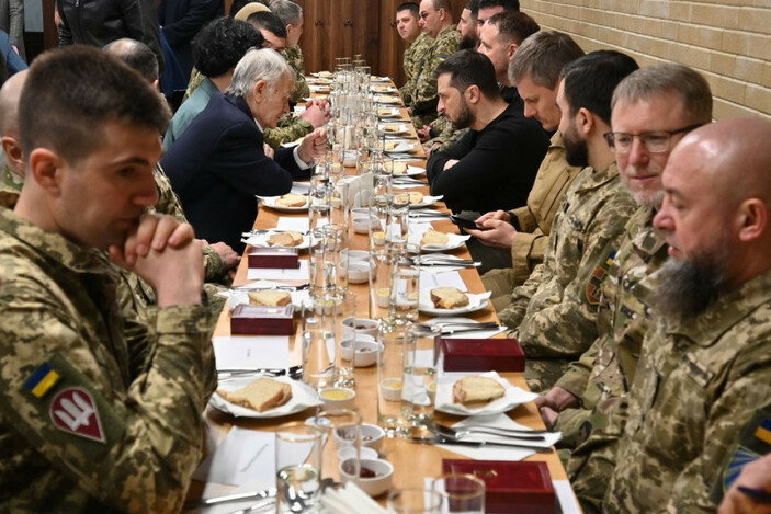 Zelenski, resmi düzeyde verilecek iftar geleneğinin başlatıldığını duyurdu #1