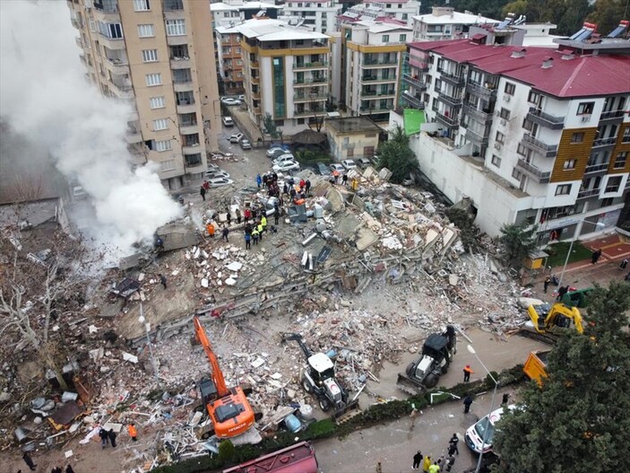 Depremin vurduğu Hatay'da yıkılan binanın müteahhidi: Projeye uygun yaptım