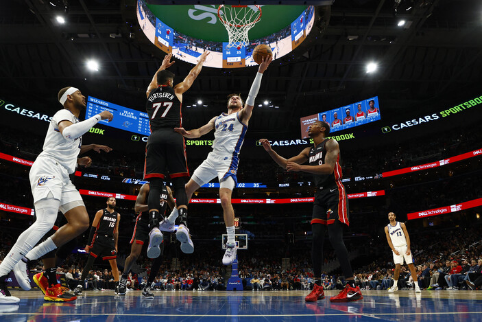 Los Angeles Lakers, Phoenix Suns'ı rahat geçti