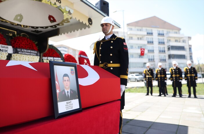 Ankara’da kazada şehit olan Jandarma Astsubay Tansu Çolak, son yolculuğuna uğurlandı