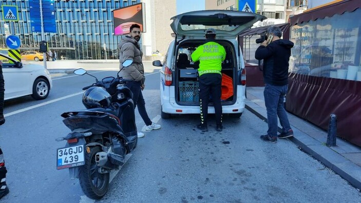 Beyoğlu'nda 13'üncü huzur uygulaması: Araçlar tek tek arandı