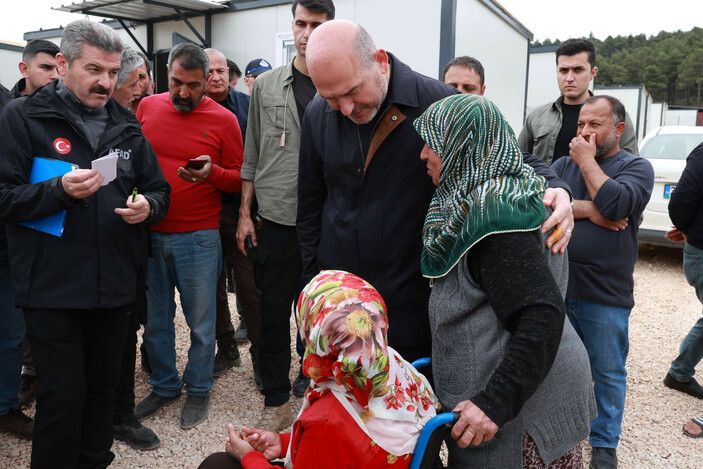 İçişleri Bakanı Süleyman Soylu, Hatay'da konteyner kenti ziyaret etti