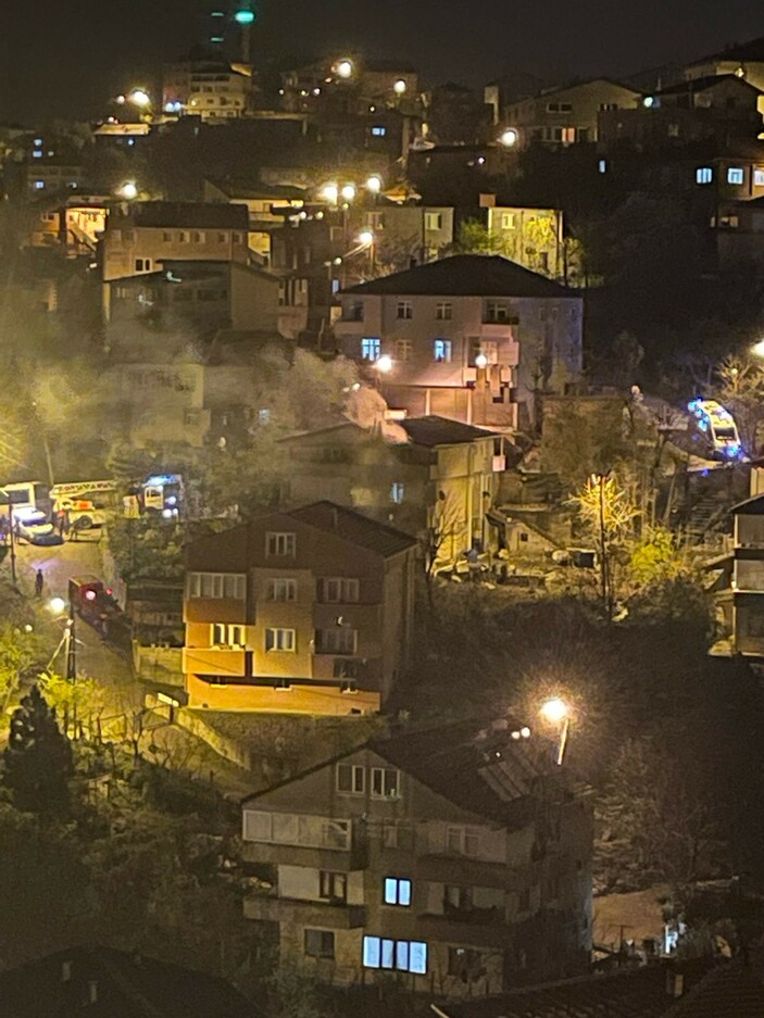 Zonguldak'ta iki katlı evde yangın çıktı