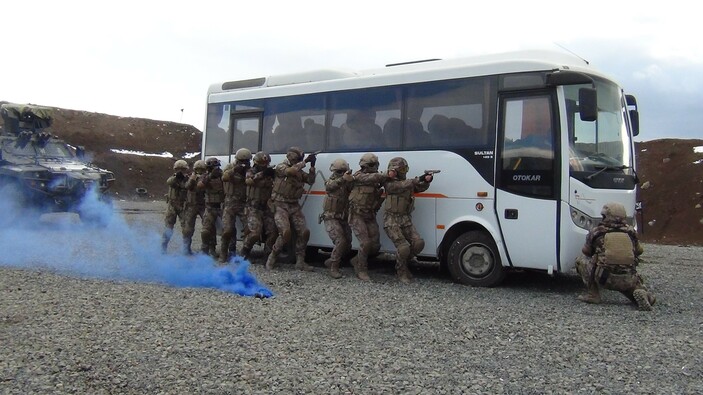 Kars’ta PÖH'lerden nefes kesen tatbikat