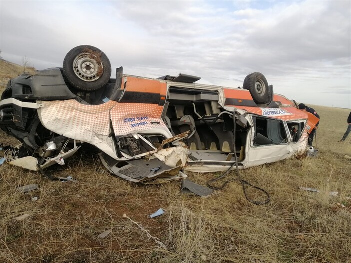 Kayseri'de cenaze nakil aracı kaza yaptı: 2 ölü 3 yaralı