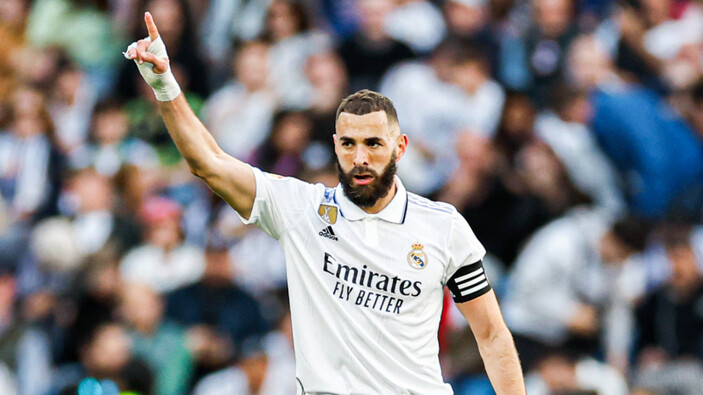 Benzema'nın 7 dakikada hat-trick yaptığı maçta Real Madrid farklı kazandı