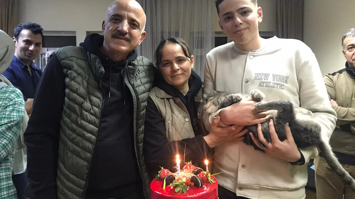 Hataylı depremzede aile, kayıp kedilerine 2 ay sonra kavuştu