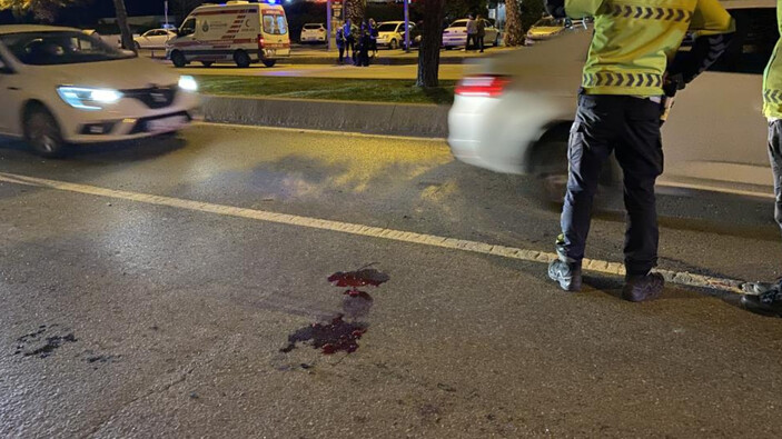 Maltepe'de sahil yolunda otomobilin çarptığı yaya hayatını kaybetti