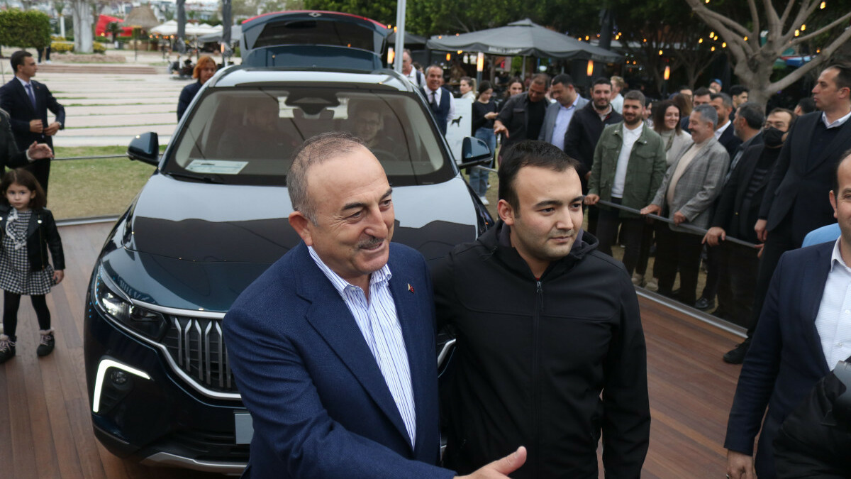 bakan-cavusoglu-togga-dunyanin-her-yerinden-cok-buyuk-ilgi-var-6_1a380.jpg