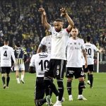 Derbide 10 kişi kalan Beşiktaş, geriye düştüğü maçta Fenerbahçe'yi yendi