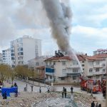 Elazığ'da çatı yangını, büyümeden söndürüldü