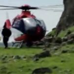 Diyarbakır’da kayalıklardan düşen hasta helikopter ambulans ile araziden alındı