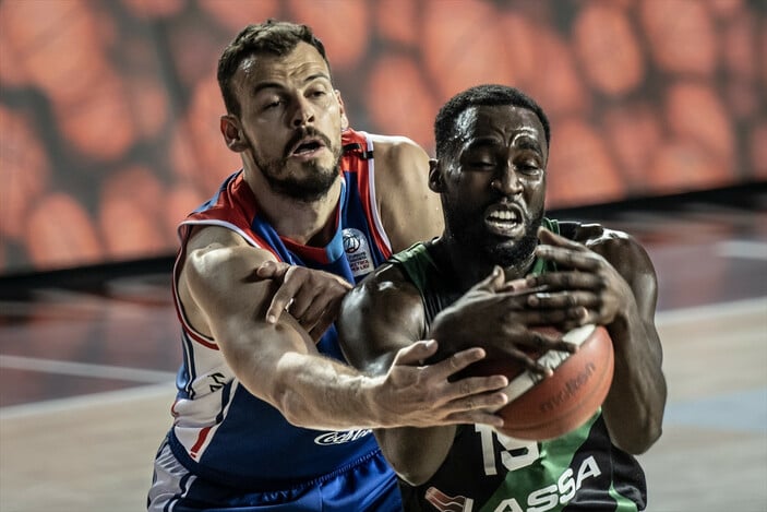 Darüşşafaka'yı yenen Anadolu Efes yarı finale yükseldi