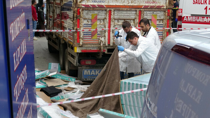 Forkliftten devrilen paletlerin altında kalan liseli Ahmet, toprağa verildi #1