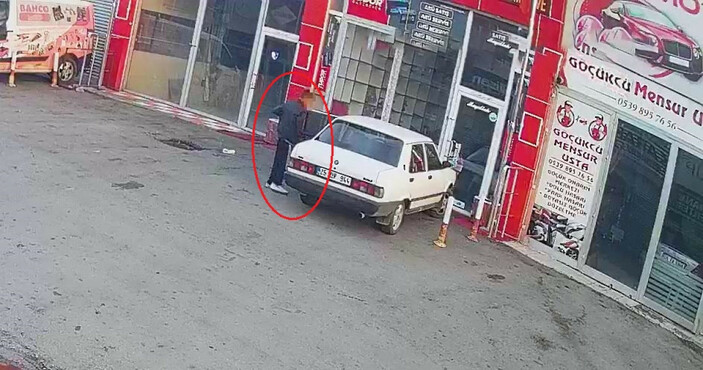 Erzurum'da çaldığı otomobille 3 araca çarpan çocuk, hastaneden kaçtı