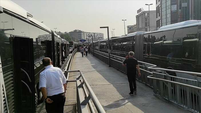 İstanbul'da bitmeyen ulaşım sorunu: Bir günde 1850'nin üzerinde İETT otobüsü arızalandı