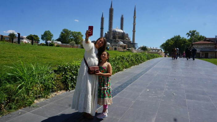 Almanya'dan gelen gurbetçi, dönüş yolunda Edirne'yi gezerek alışveriş yaptı