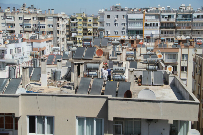 Antalya'da binanın çatısında öldü, 10 gün sonra fark edildi