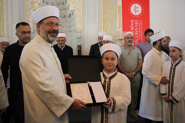 Ali Erbaş: Allah'ın kitabını öğrencilerinizin öğrenmeleri için teşvik edin