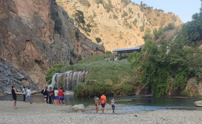 Adana'da şelalede suya giren genç boğularak hayatını kaybetti