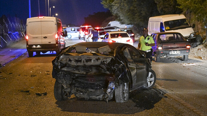 Ankara'da 10 araç zincirleme trafik kazasına karıştı