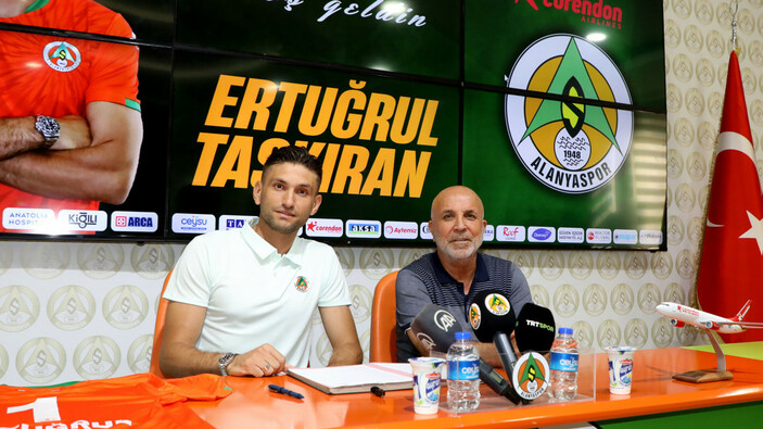 Ertuğrul Taşkıran, Alanyaspor'la imzaladı