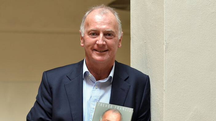 Eski İngiliz futbolcu Trevor Francis yaşamını yitirdi