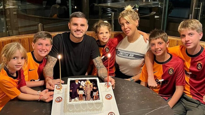 Galatasaray'da beklenen Icardi müjdesini eşi Wanda verdi