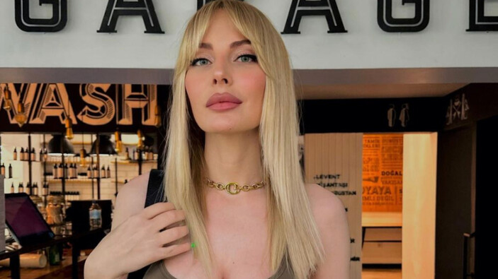 Hande Sarıoğlu mavi bikinisiyle Instagram'ı yaktı geçti! 'Türk Barbie'