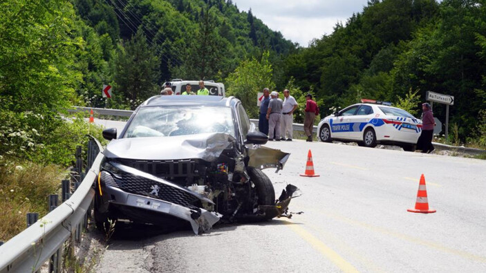 Kastamonu'da cenaze yolunda kaza: 9 yaralı