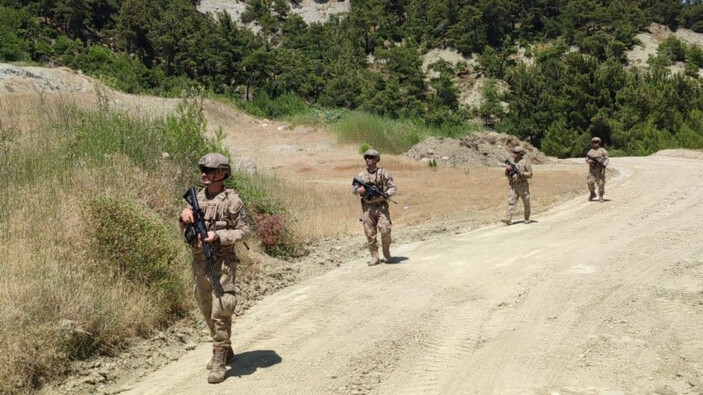 Mehmetçik orman yangınlarına karşı devriyede