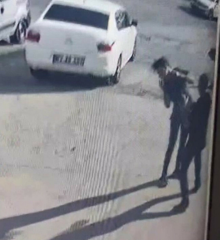 Zonguldak'ta muayeneyi beğenmeyen hasta yakını sağlıkçıyı yumrukladı