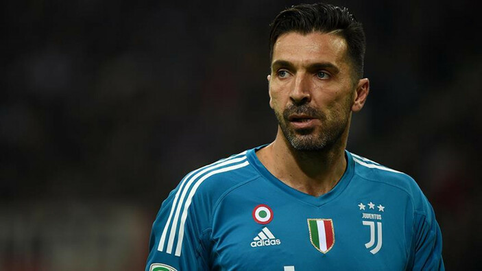 Gianluigi Buffon futbola veda etti