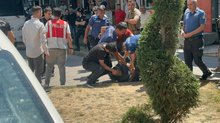 Esenyurt tekel zanlılarının götürüldüğü adliyede gerginlik