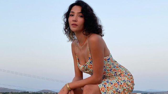 Aybüke Pusat'ın cesur pozları sosyal medyayı yaktı geçti! 'Yandı ortalık'