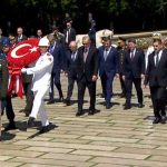 Cumhurbaşkanı Erdoğan, YAŞ üyeleriyle Anıtkabir’i ziyaret etti