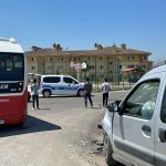 Düzce'de minibüs ve hafif ticari araç birbirine girdi