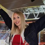 Hande Sarıoğlu'nun cüretkar tribün pozlarına yorum yağdı! 'Yerli Wanda Nara'