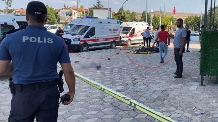 Elazığ'da ambulansta müdahale edilen yaralı vurularak öldürüldü