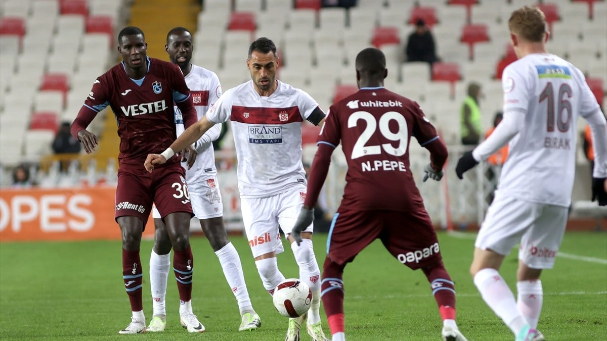 6 golün çıktığı maçta kazanan yok! Sivasspor ile Trabzonspor yenişemedi