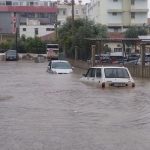 Mersin yağmura teslim oldu! Araçlar göle dönen yollarda suya gömüldü