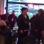 Starbucks karıştı... İsrail protestocuları ile müşteriler arasında kavga!