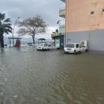 İzmit ve Gölcük sular altında! Yol ve otopark sular altında kaldı